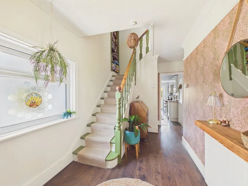 Segrave Crescent, CT19, photo 9