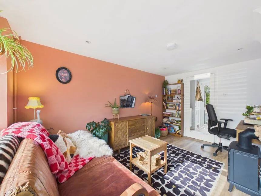 Segrave Crescent, CT19, photo 15
