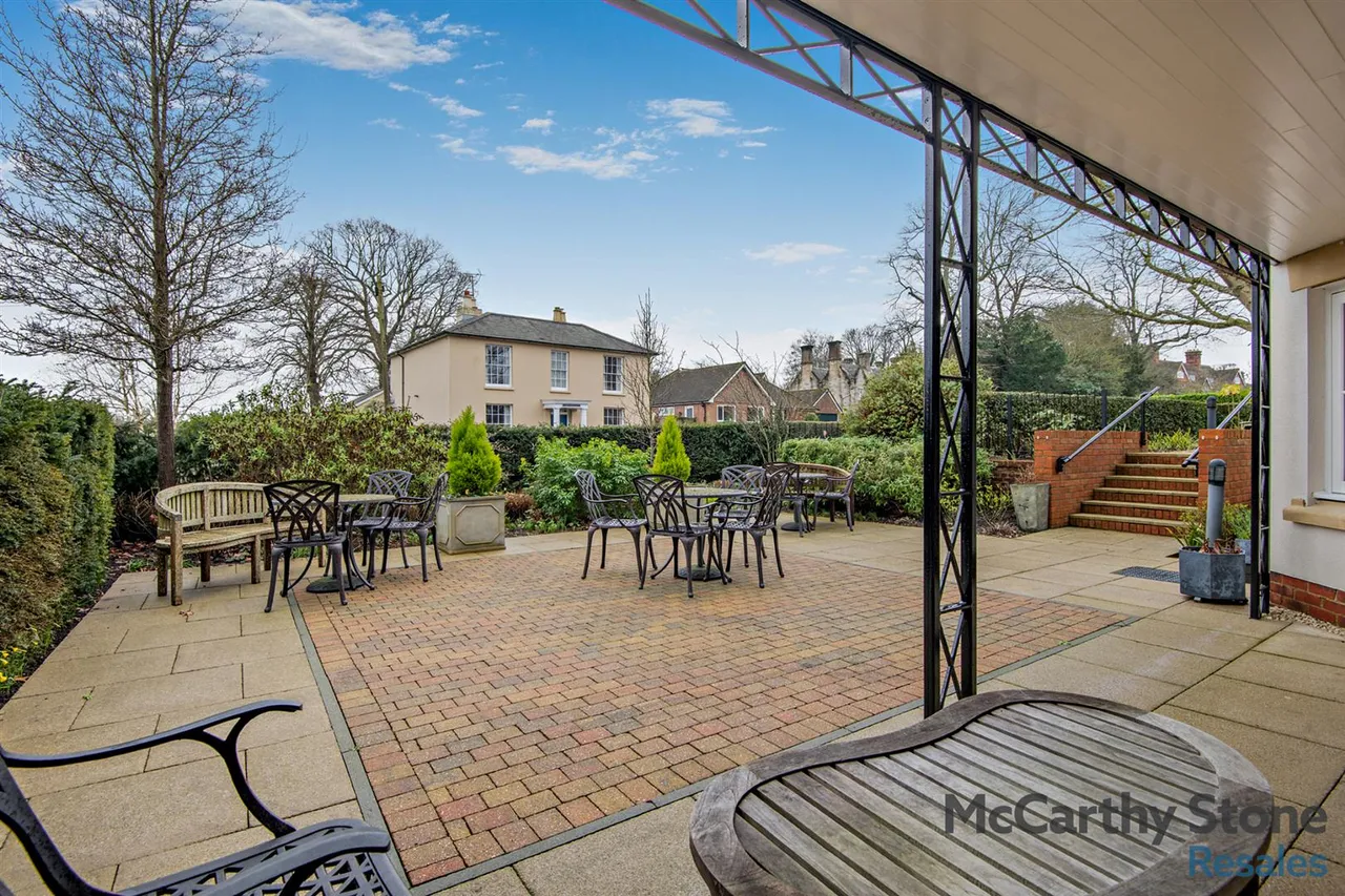 High Street, Cranbrook, TN17, photo 22