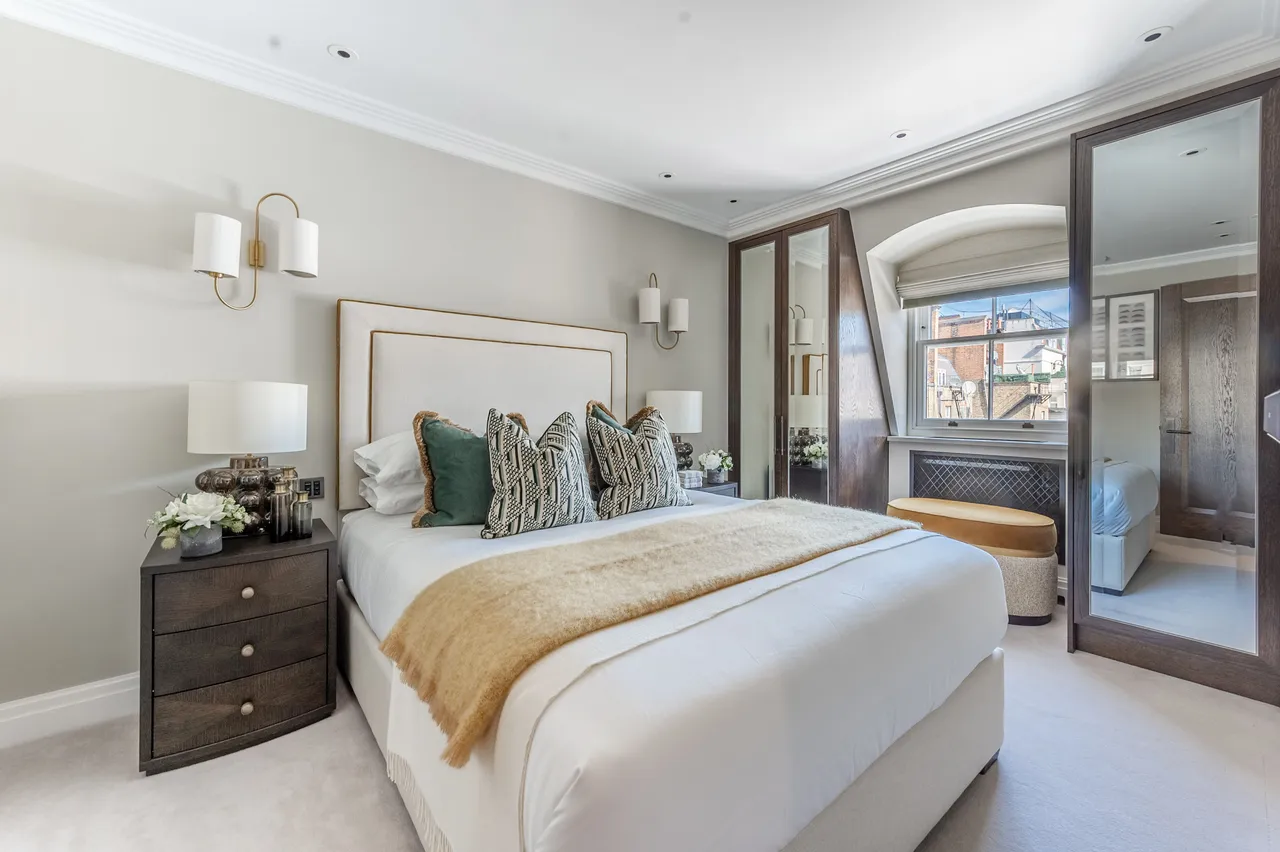 West Penthouse, 21-22 Prince of Wales Terrace, London, photo 8