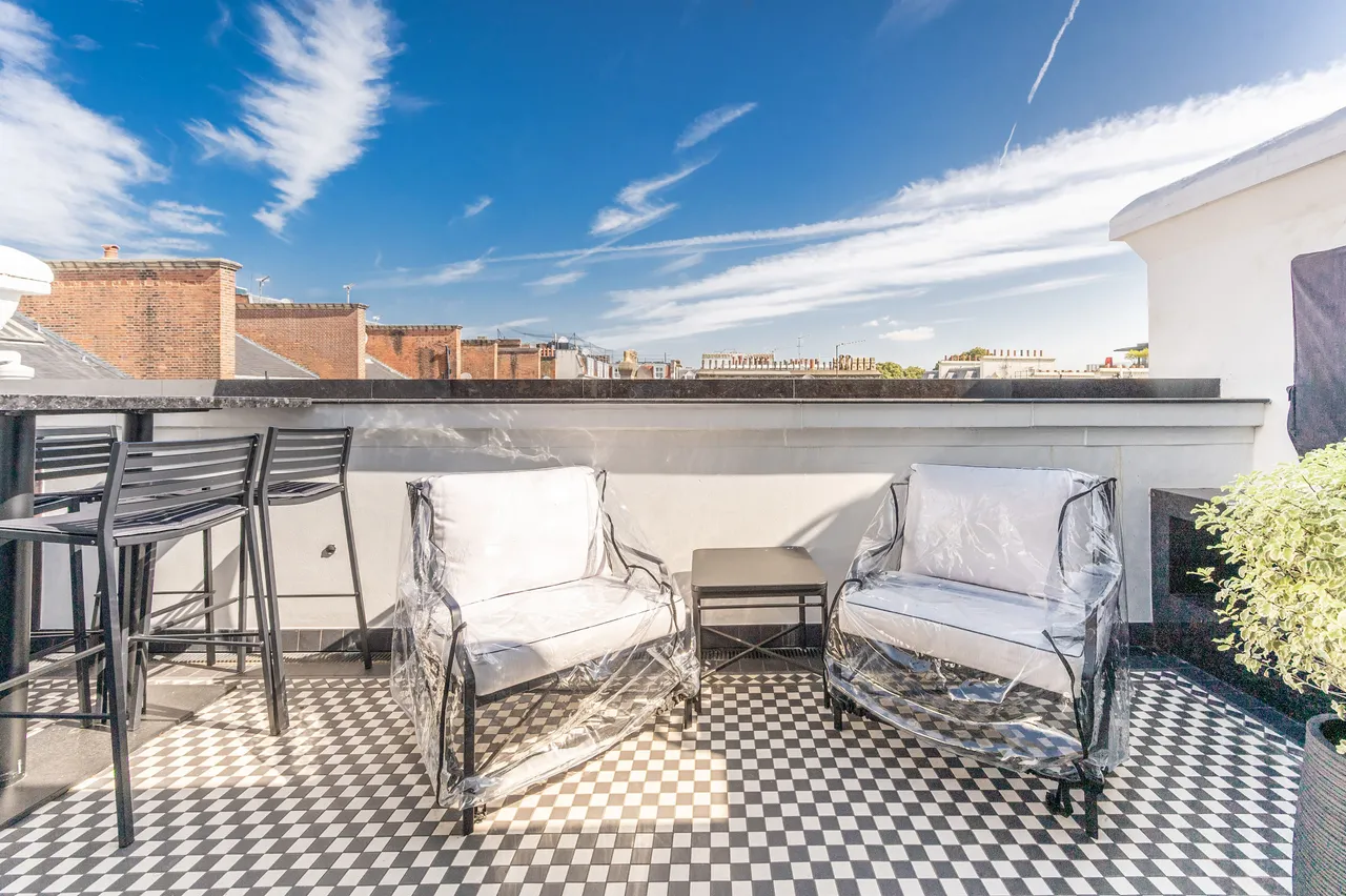 West Penthouse, 21-22 Prince of Wales Terrace, London, photo 5