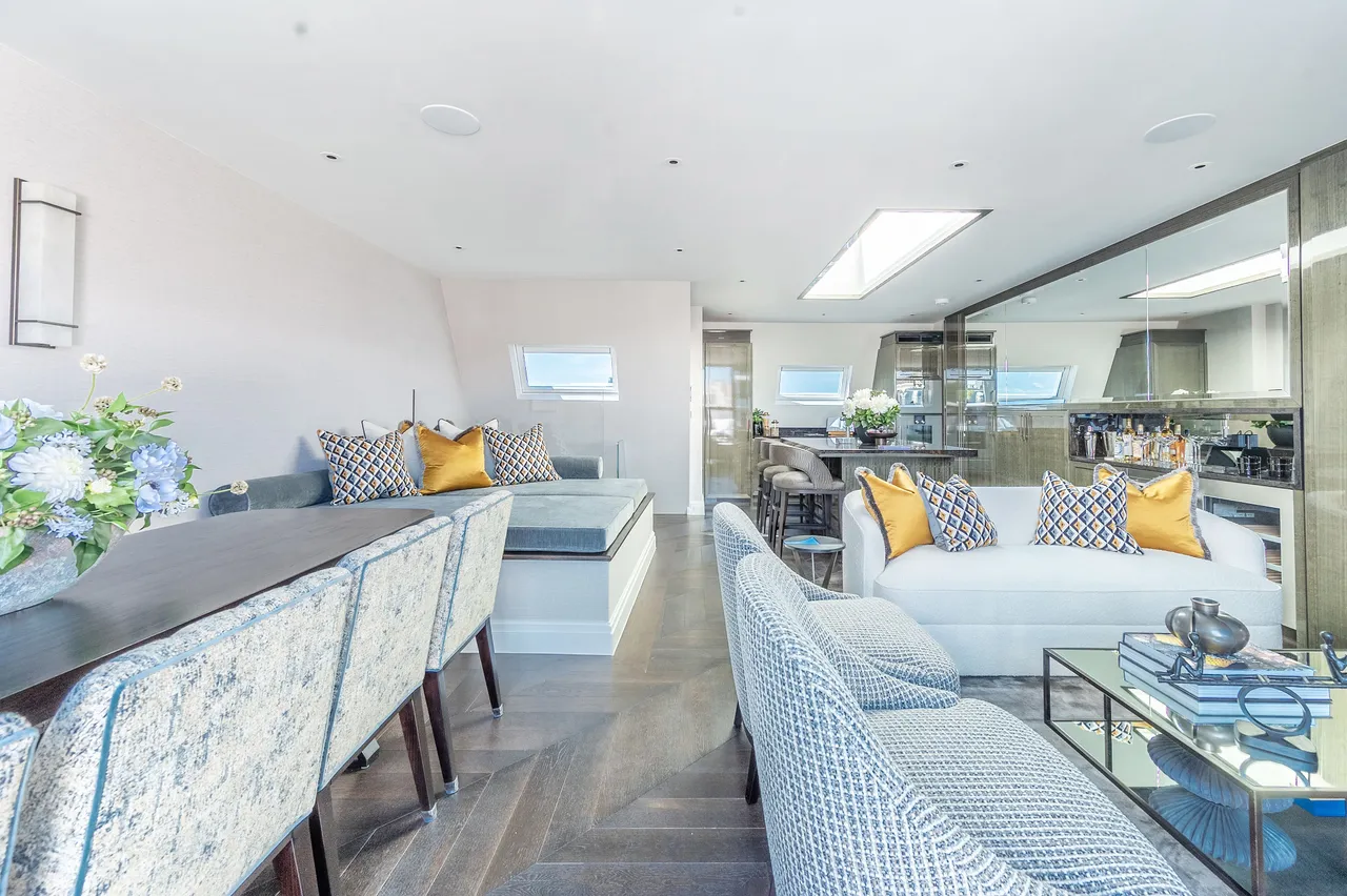 3 bed flat to rent — West Penthouse, 21-22 Prince of Wales Terrace, London