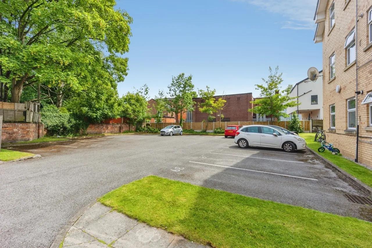 Burford Court, 1 Cotterdale Close, Whalley Range, Manchester, M16, photo 12