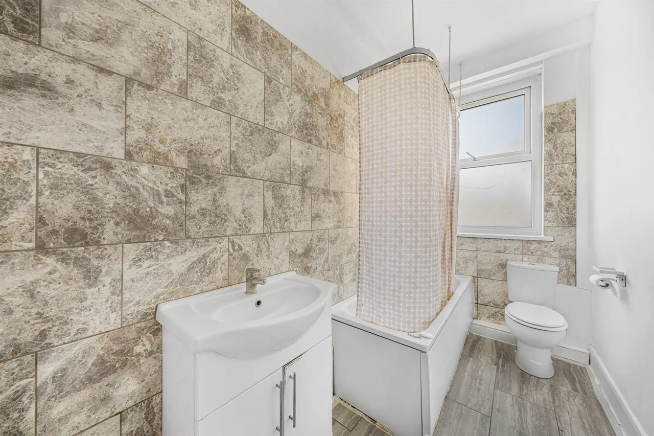 Station Road, North Chingford, E4, photo 8