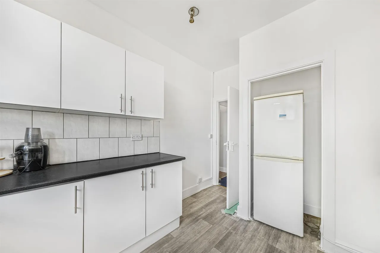 Station Road, North Chingford, E4, photo 4