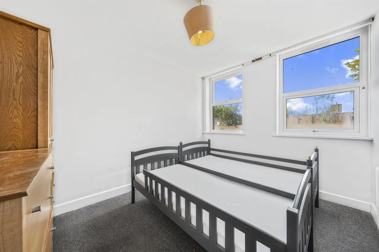 Station Road, North Chingford, E4, photo 11