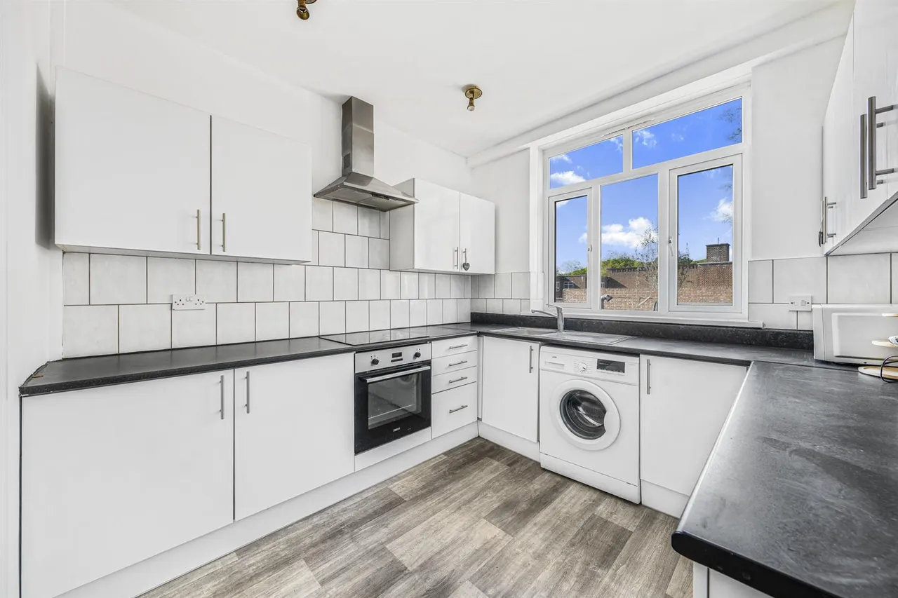 Station Road, North Chingford, E4, photo 5