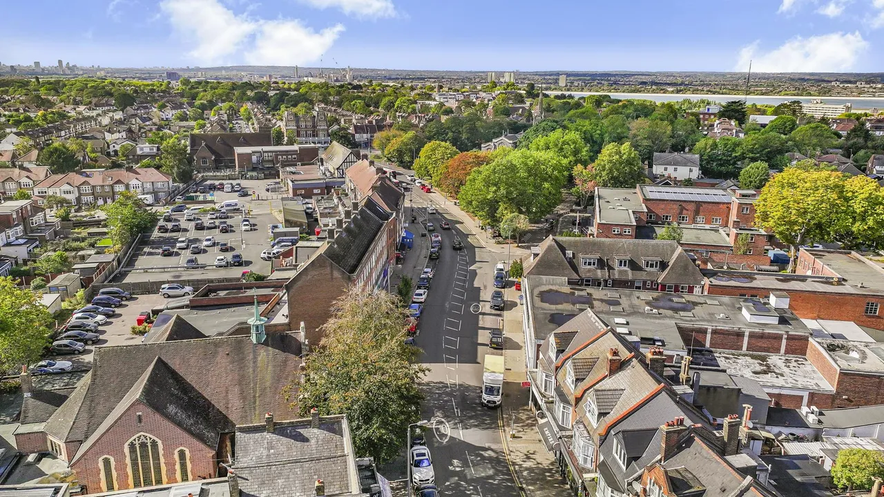 Station Road, North Chingford, E4, photo 15