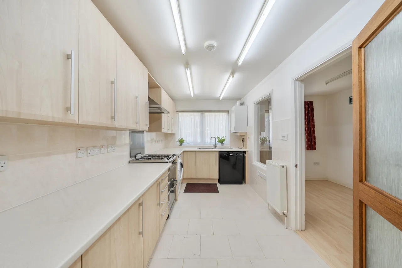 Woodridge Way, Northwood, HA6, photo 3