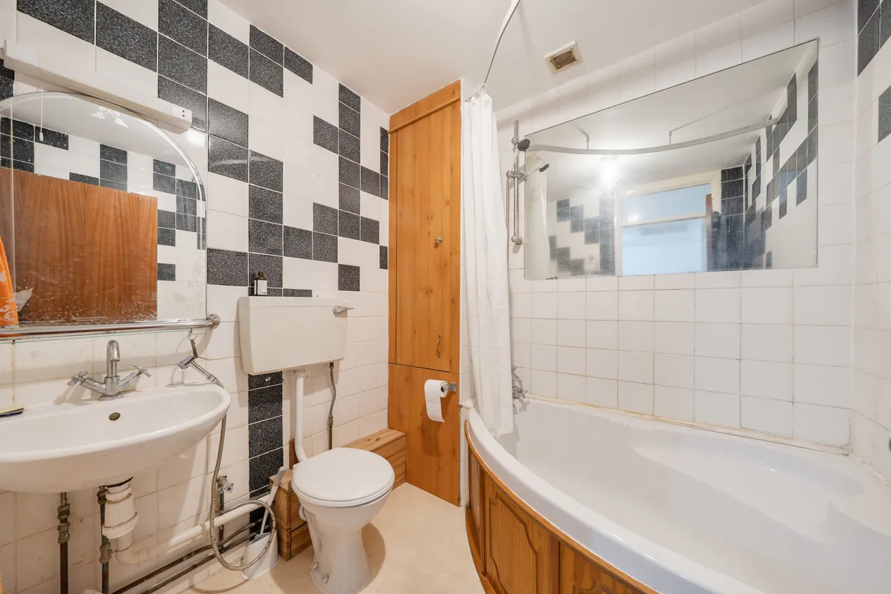 Woodridge Way, Northwood, HA6, photo 7