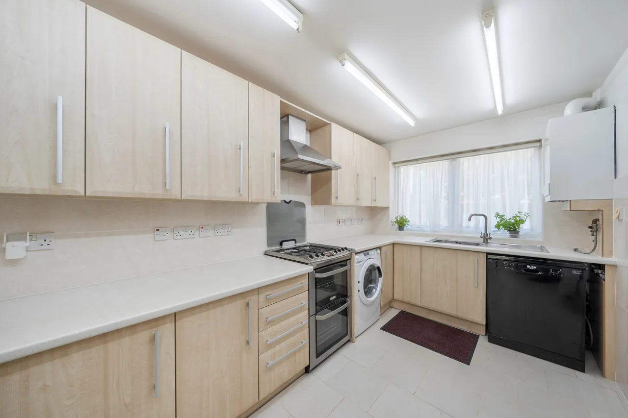Woodridge Way, Northwood, HA6, photo 14