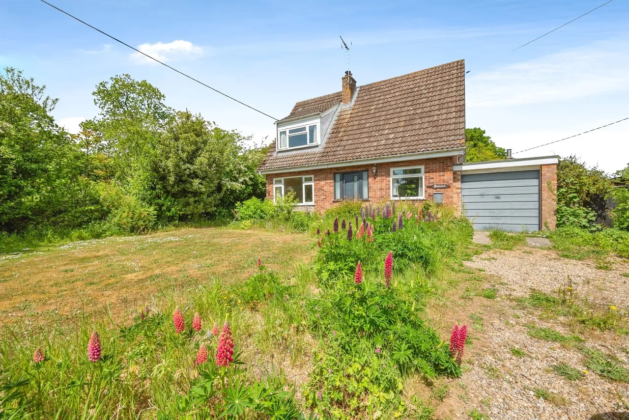 2 bed chalet for sale, The Street, Little Barningham, NR11