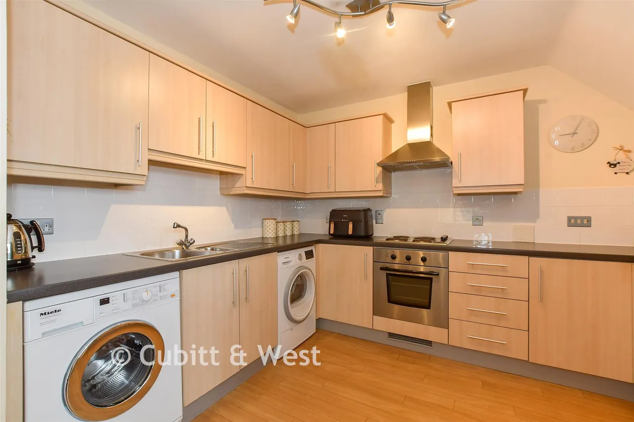 Fairbank Road, Southwater, RH13, photo 5