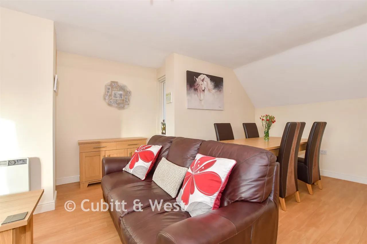 Fairbank Road, Southwater, RH13, photo 4