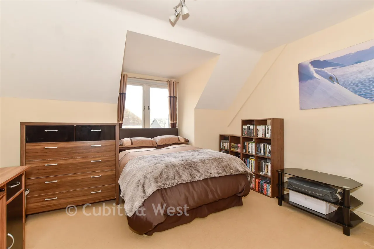 Fairbank Road, Southwater, RH13, photo 8
