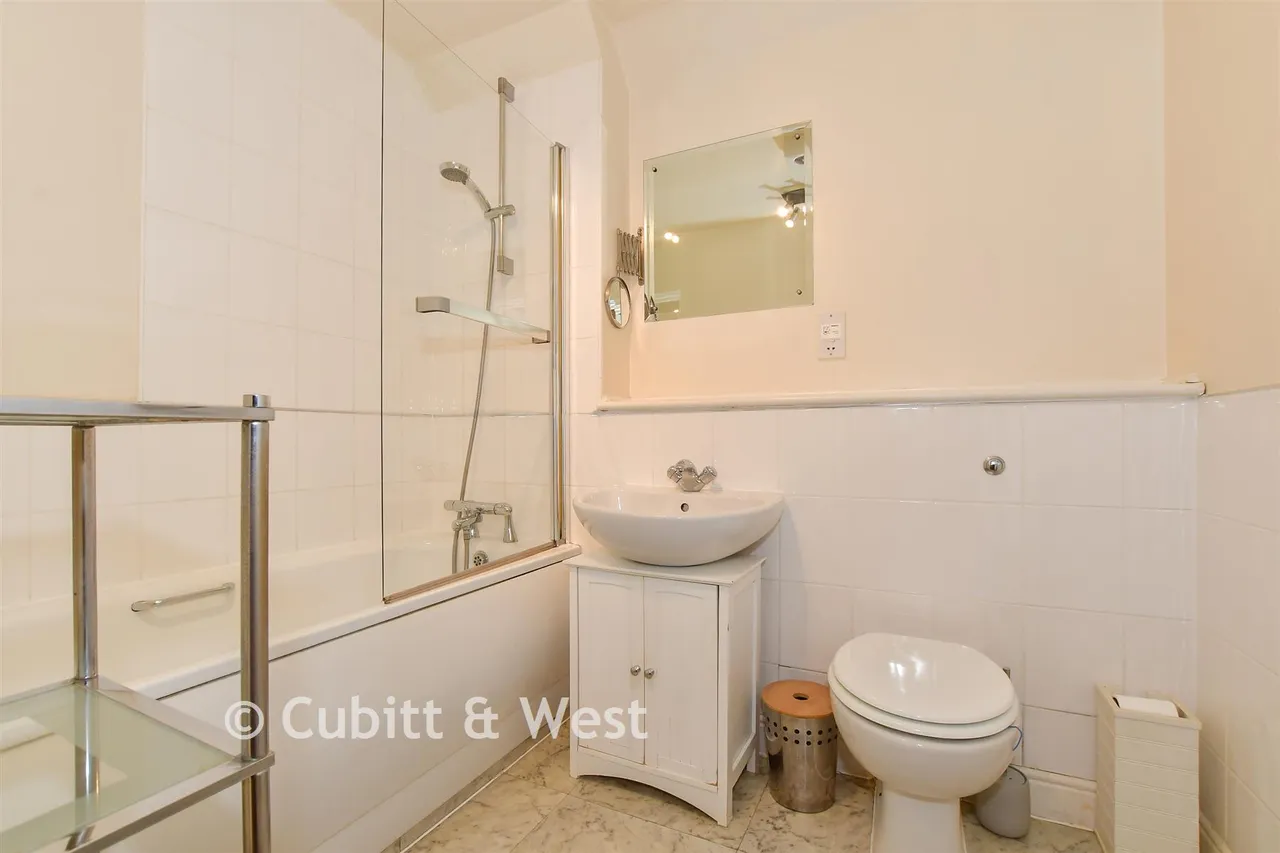 Fairbank Road, Southwater, RH13, photo 7