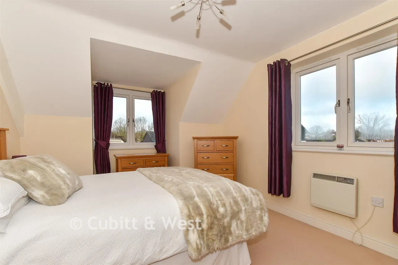 Fairbank Road, Southwater, RH13, photo 9