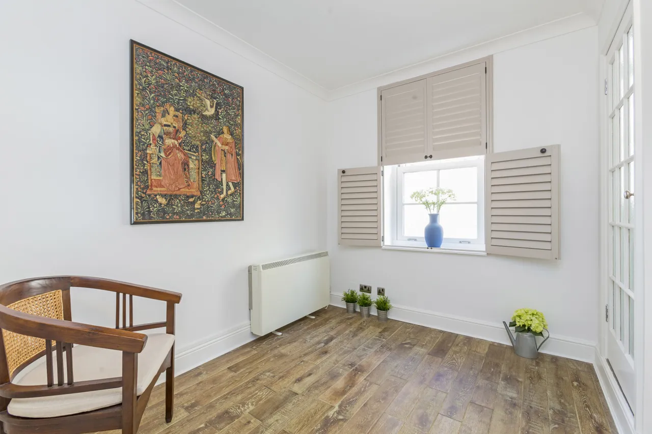 Sheridan Buildings, Martlett Court, WC2B, photo 3