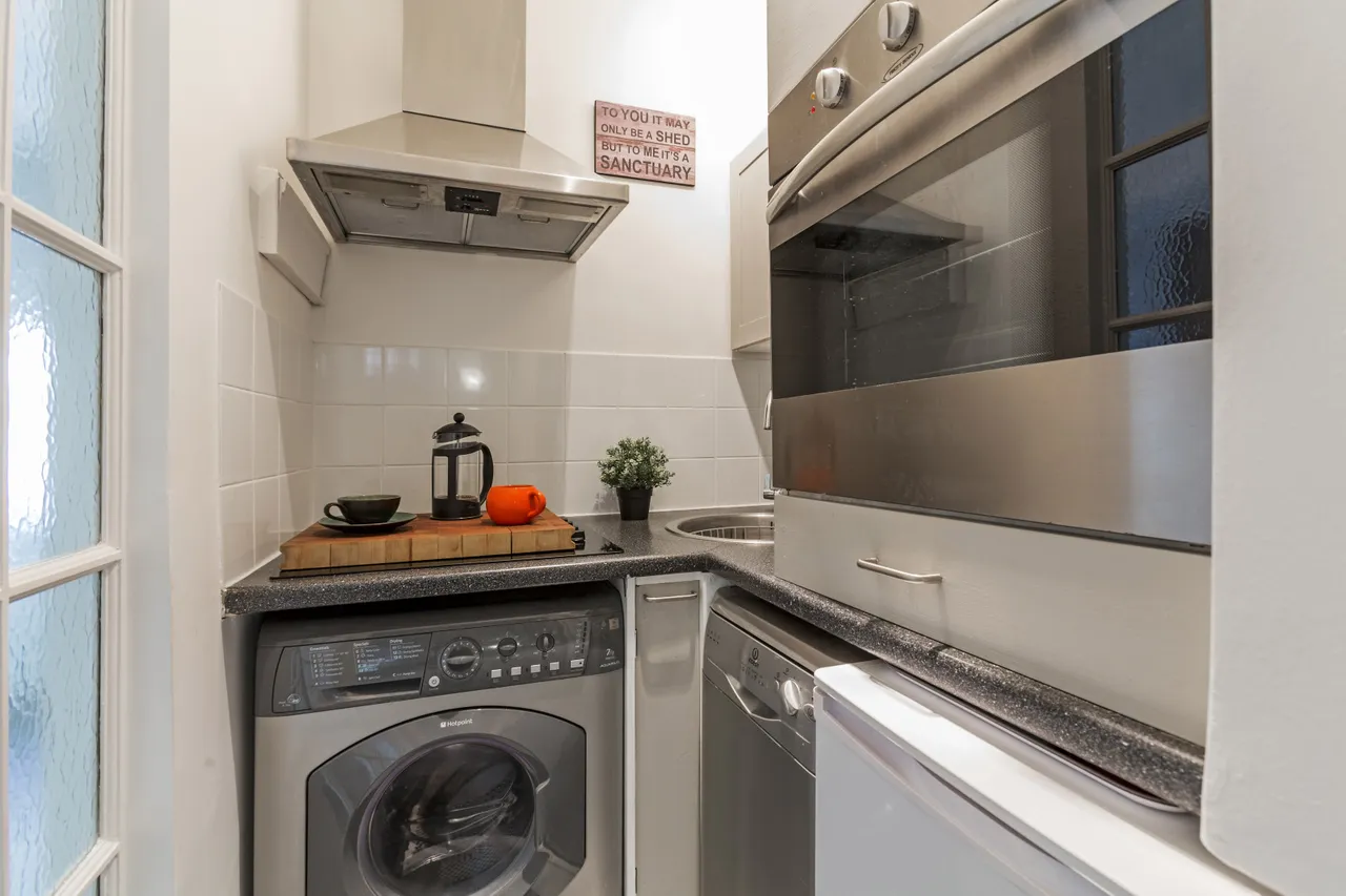 Sheridan Buildings, Martlett Court, WC2B, photo 6