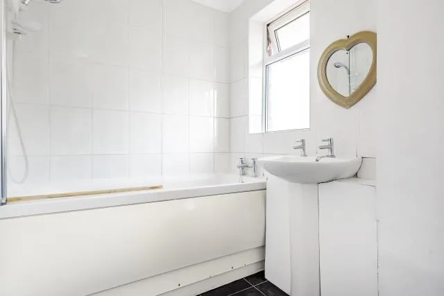Shelley Avenue, Bracknell, RG12, photo 9
