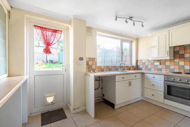 Shelley Avenue, Bracknell, RG12, photo 5