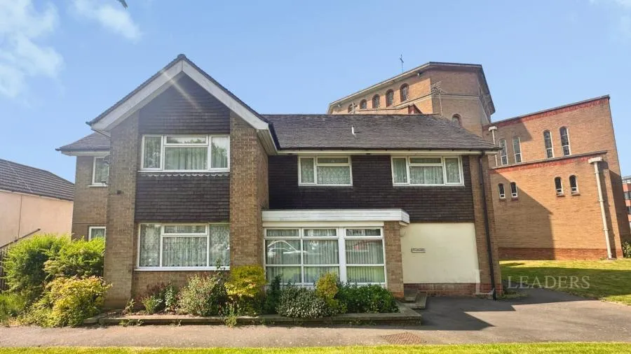 6 bed house to rent, Cofton Road, Birmingham, B31