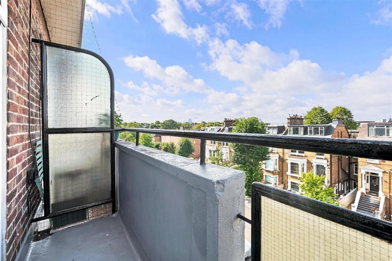 Queens Drive, London, N4, photo 13