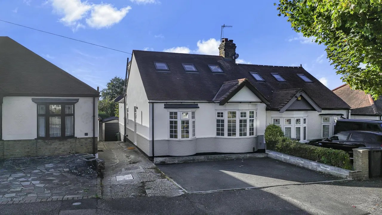 Seymour Road, North Chingford, E4, photo 31