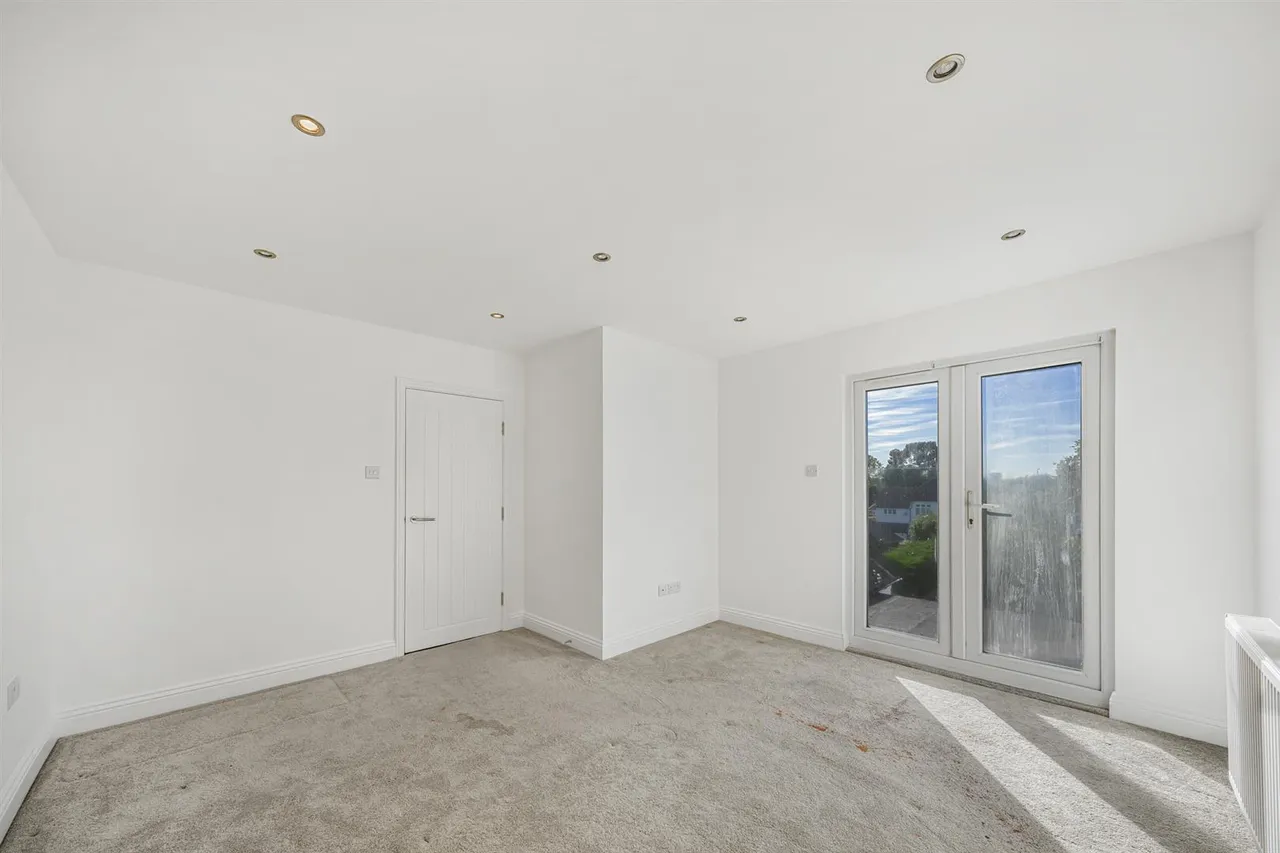 Seymour Road, North Chingford, E4, photo 21