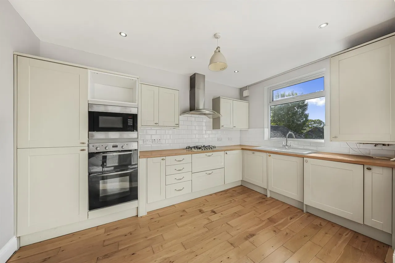 Seymour Road, North Chingford, E4, photo 3