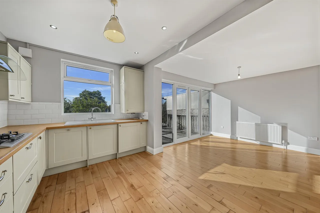 Seymour Road, North Chingford, E4, photo 2