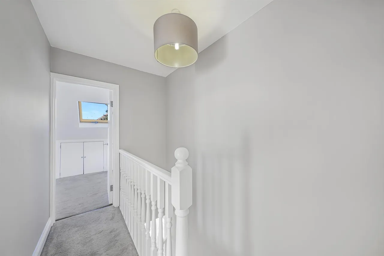 Seymour Road, North Chingford, E4, photo 20