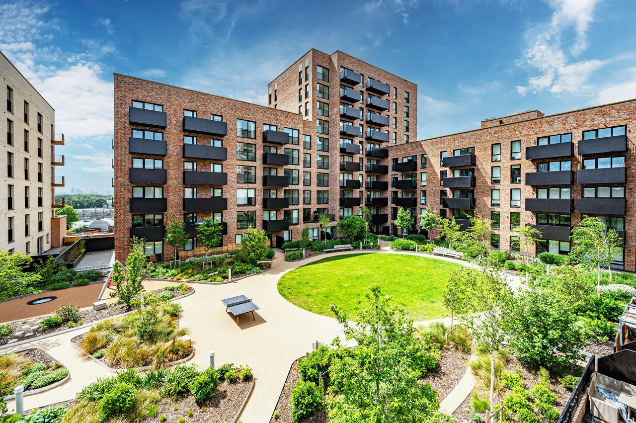 1 bed flat for sale — 13 Peregrine Court, 108 Oliver Road, Leyton