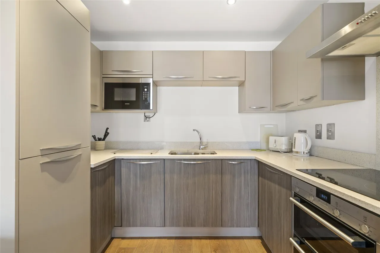 Church Street, Esher, KT10, photo 6