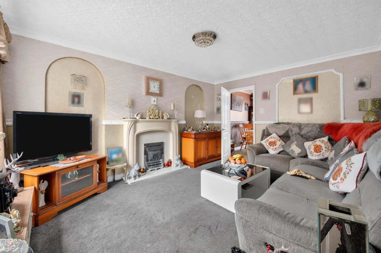 High Street, Batley, WF17, photo 4