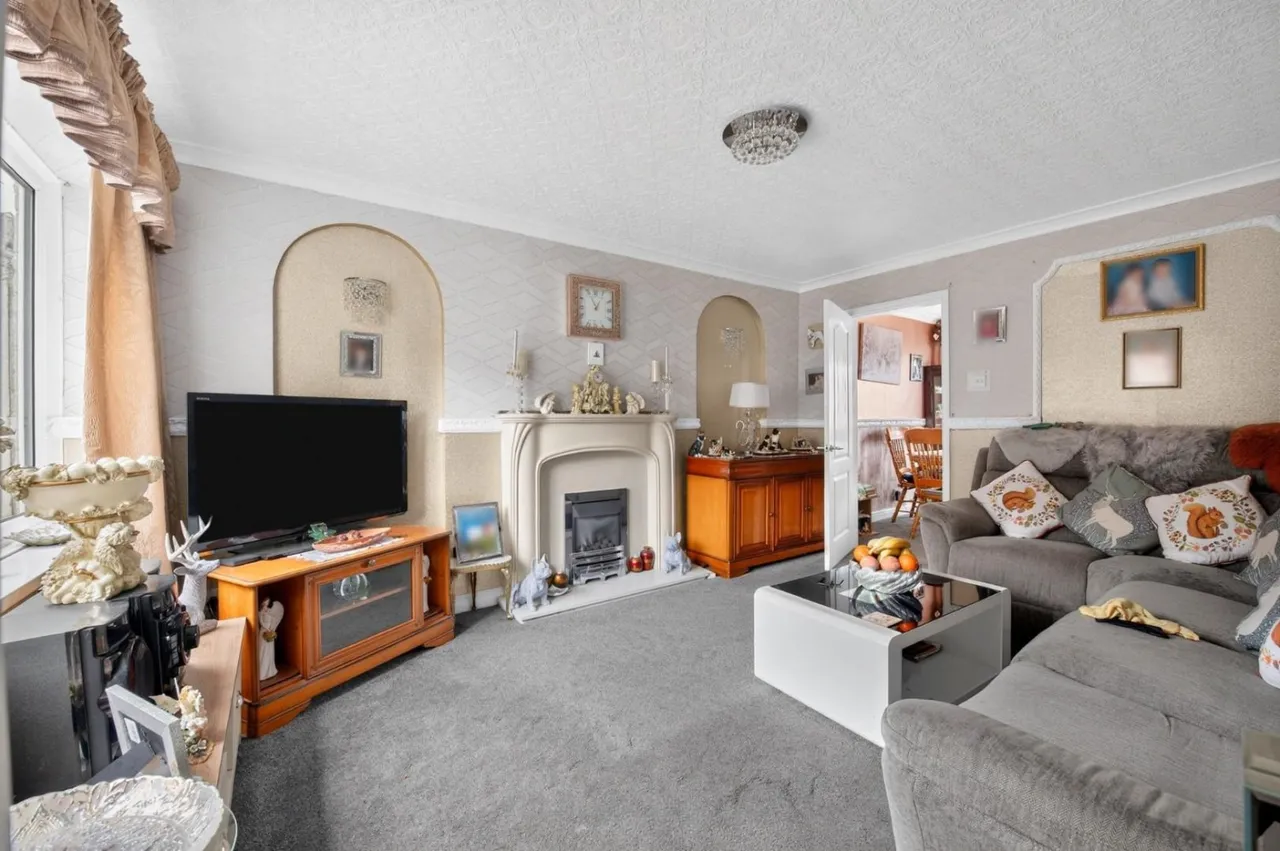 High Street, Batley, WF17, photo 3