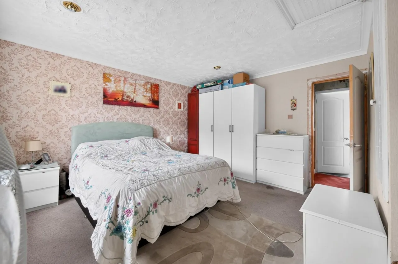 High Street, Batley, WF17, photo 12