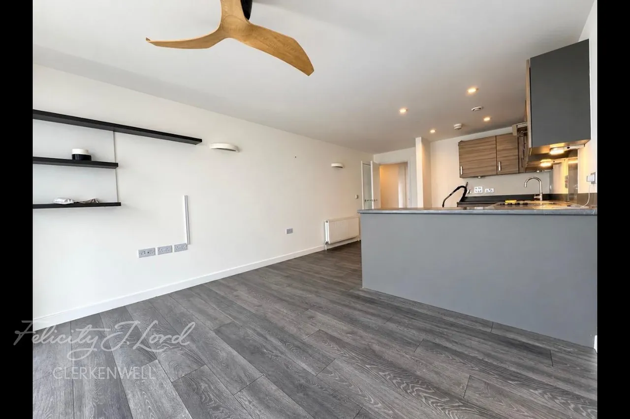 1 bed flat to rent, Dance Square