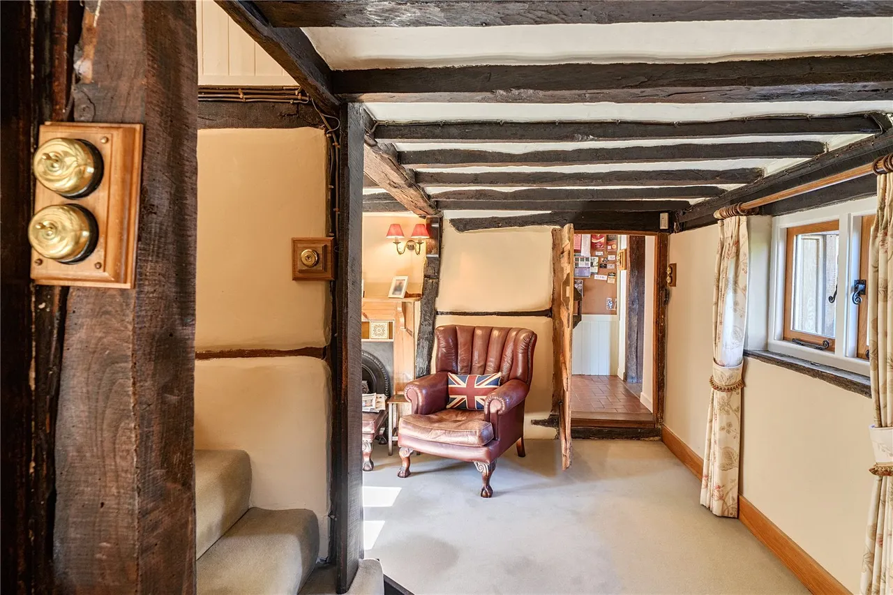 Thatch Cottage, Eversley, Hampshire, RG27 0RP, photo 8