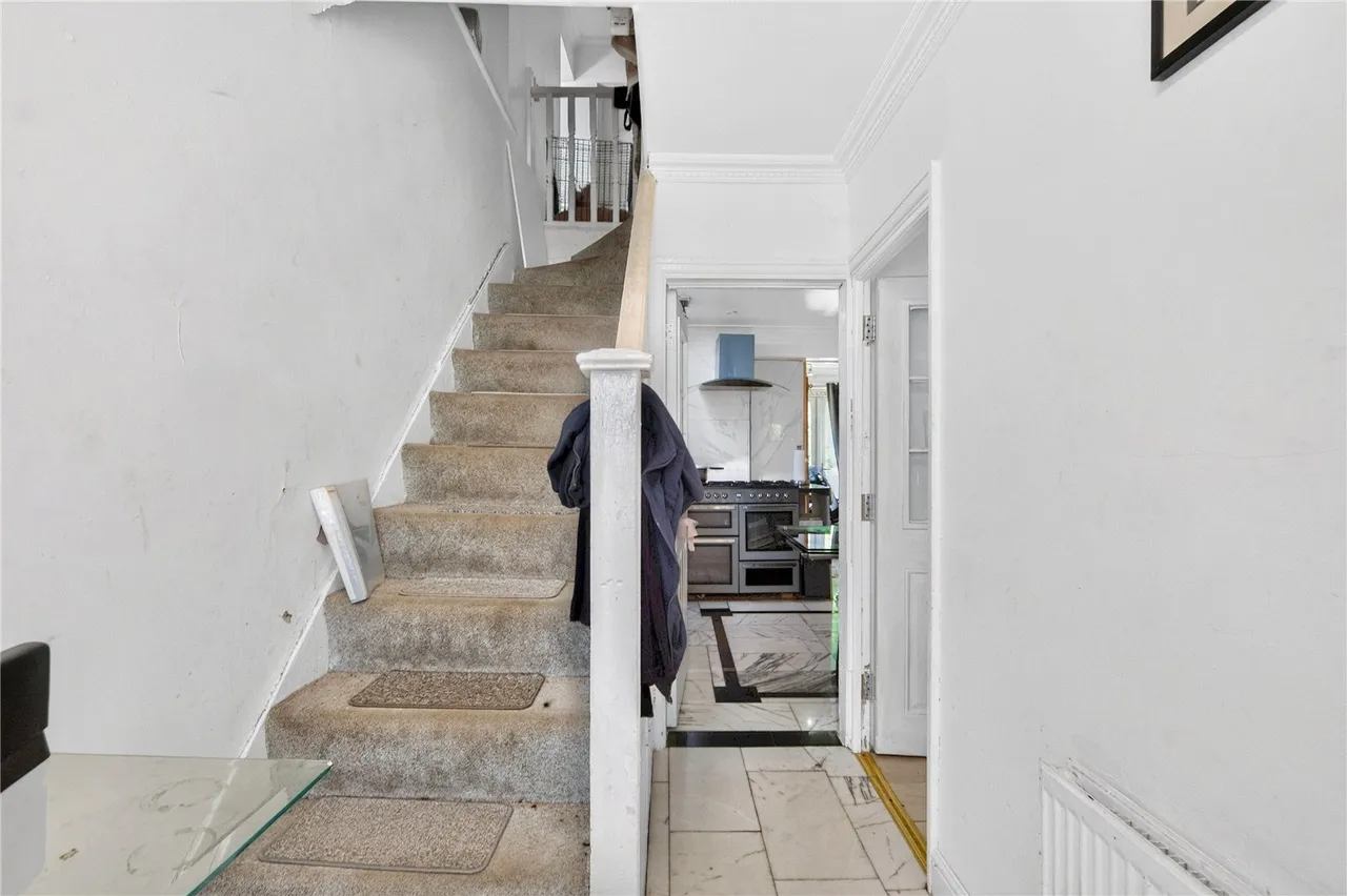 Grants Close, London, NW7, photo 15