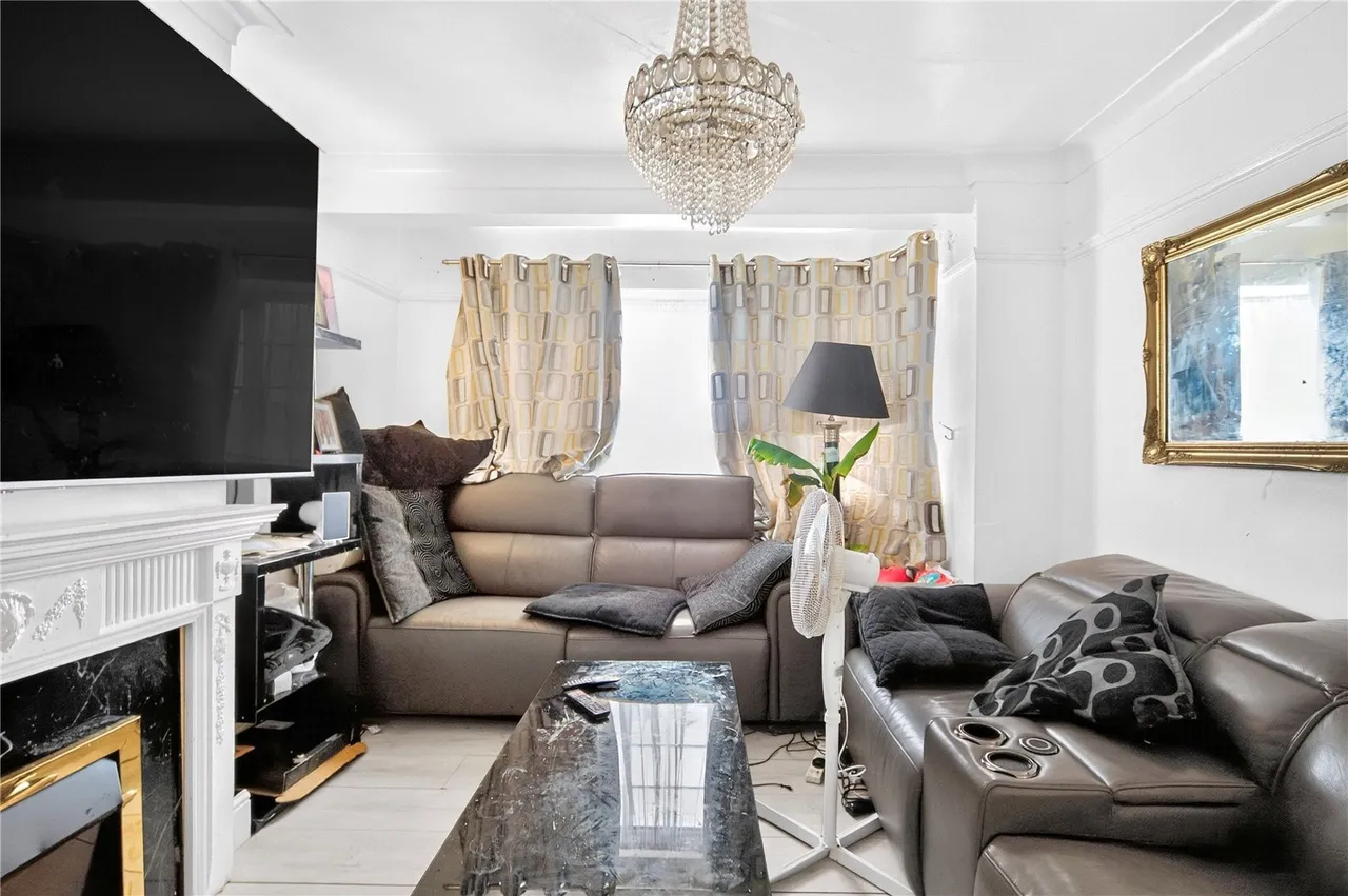Grants Close, London, NW7, photo 2
