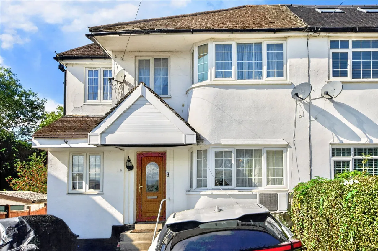 5 bed house for sale, Grants Close, London, NW7