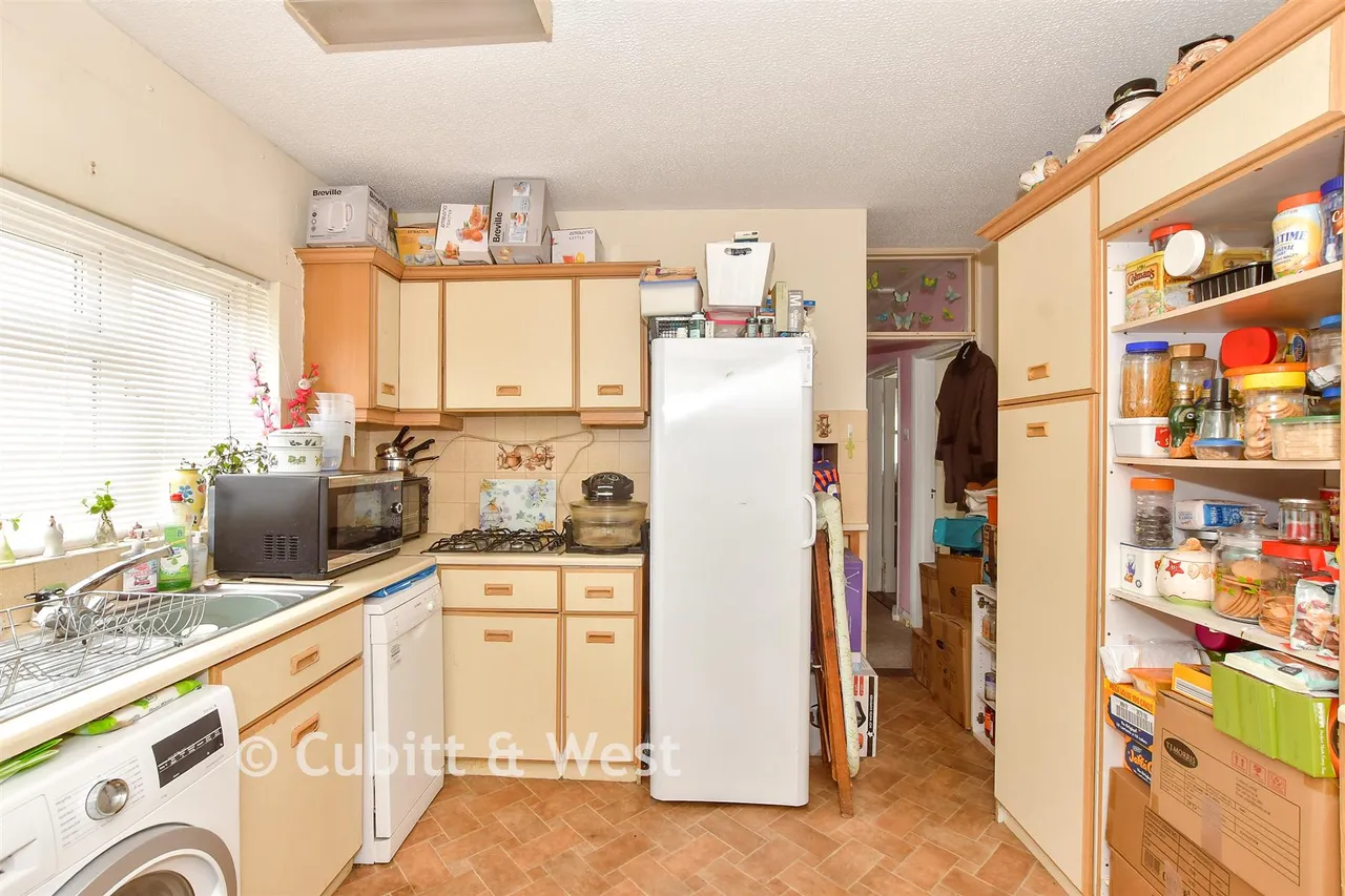 Brooklands Road, Havant, PO9, photo 4