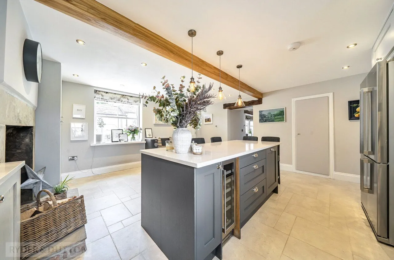Ward Place, Holmfirth, HD9, photo 7