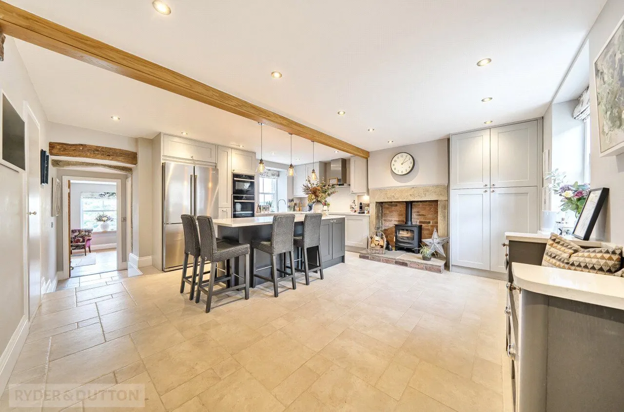 Ward Place, Holmfirth, HD9, photo 3
