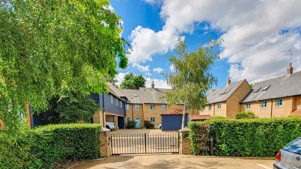 Coopers Court, Hertford, Hertfordshire SG14 1UB, photo 13