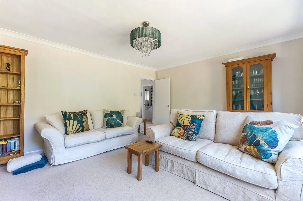 The Avenue, Grayshott, GU26, photo 16