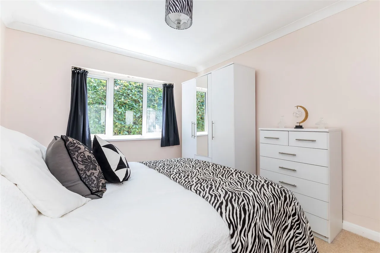 The Avenue, Grayshott, GU26, photo 9