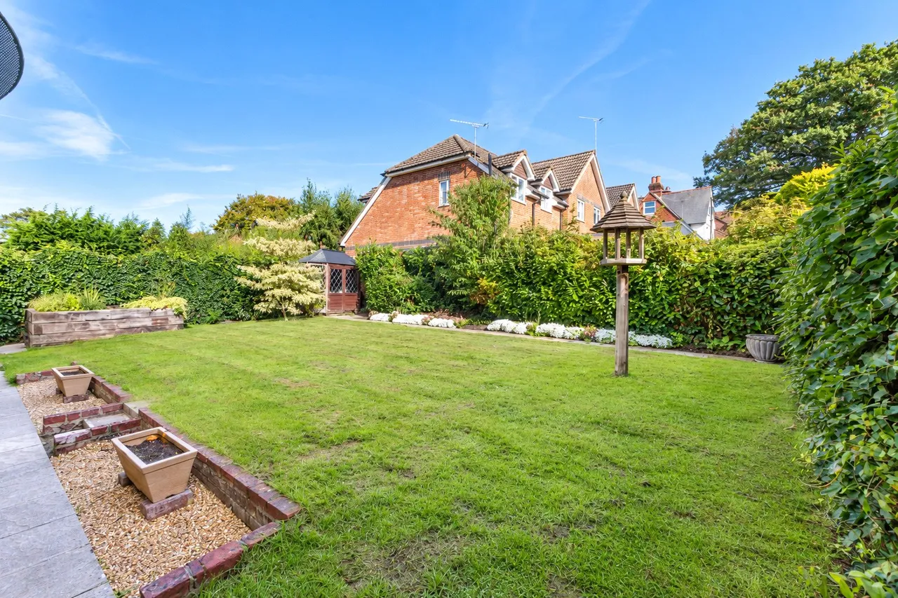The Avenue, Grayshott, GU26, photo 12