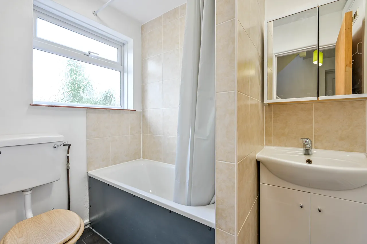77 Homestall, Guildford, photo 6